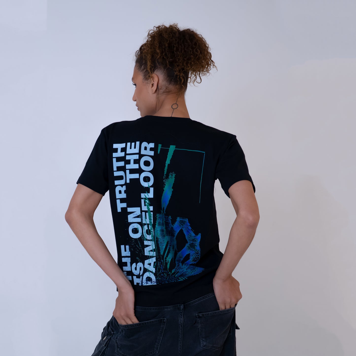 CAMISETA ARTÍSTICA PRETA