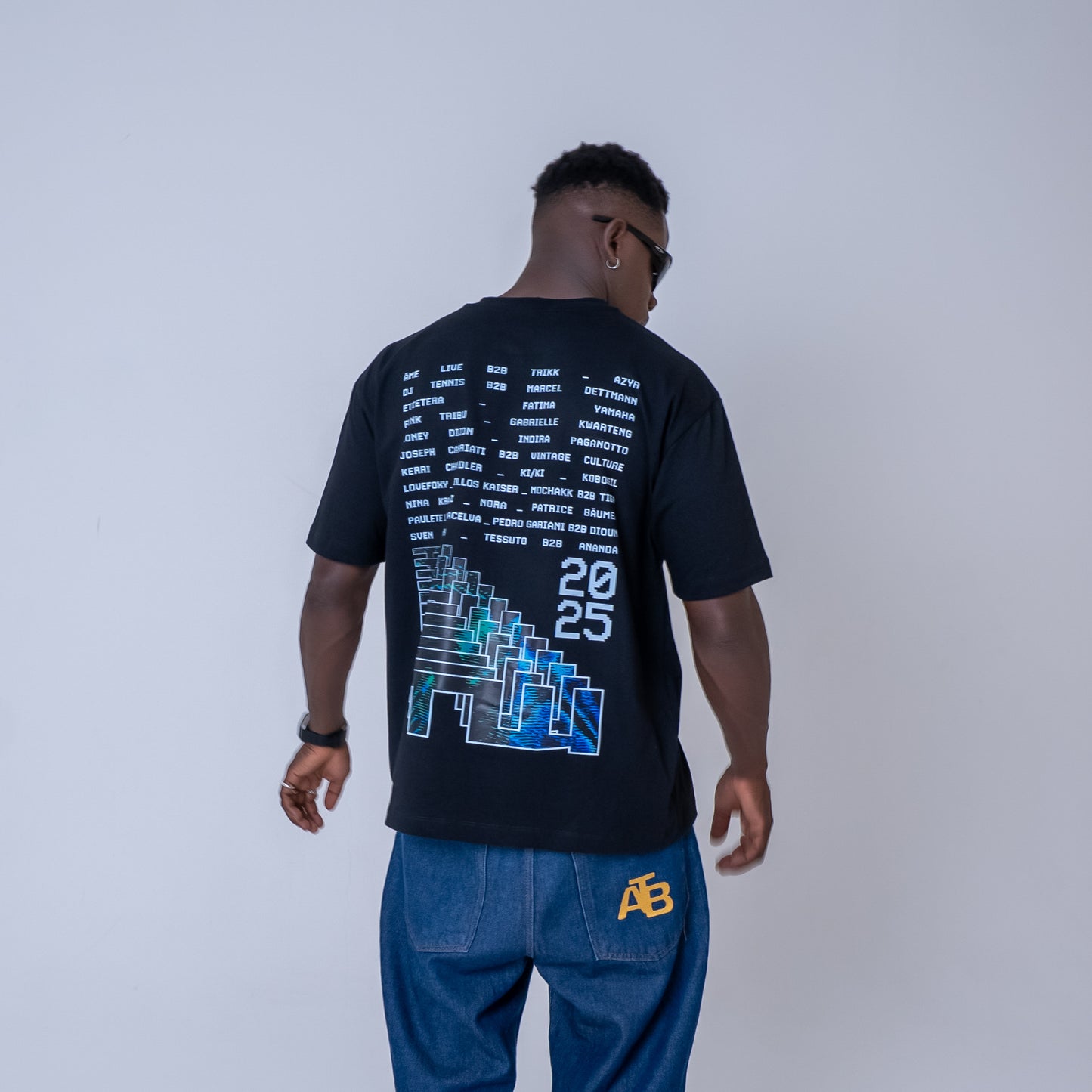 CAMISETA LINE UP PRETA